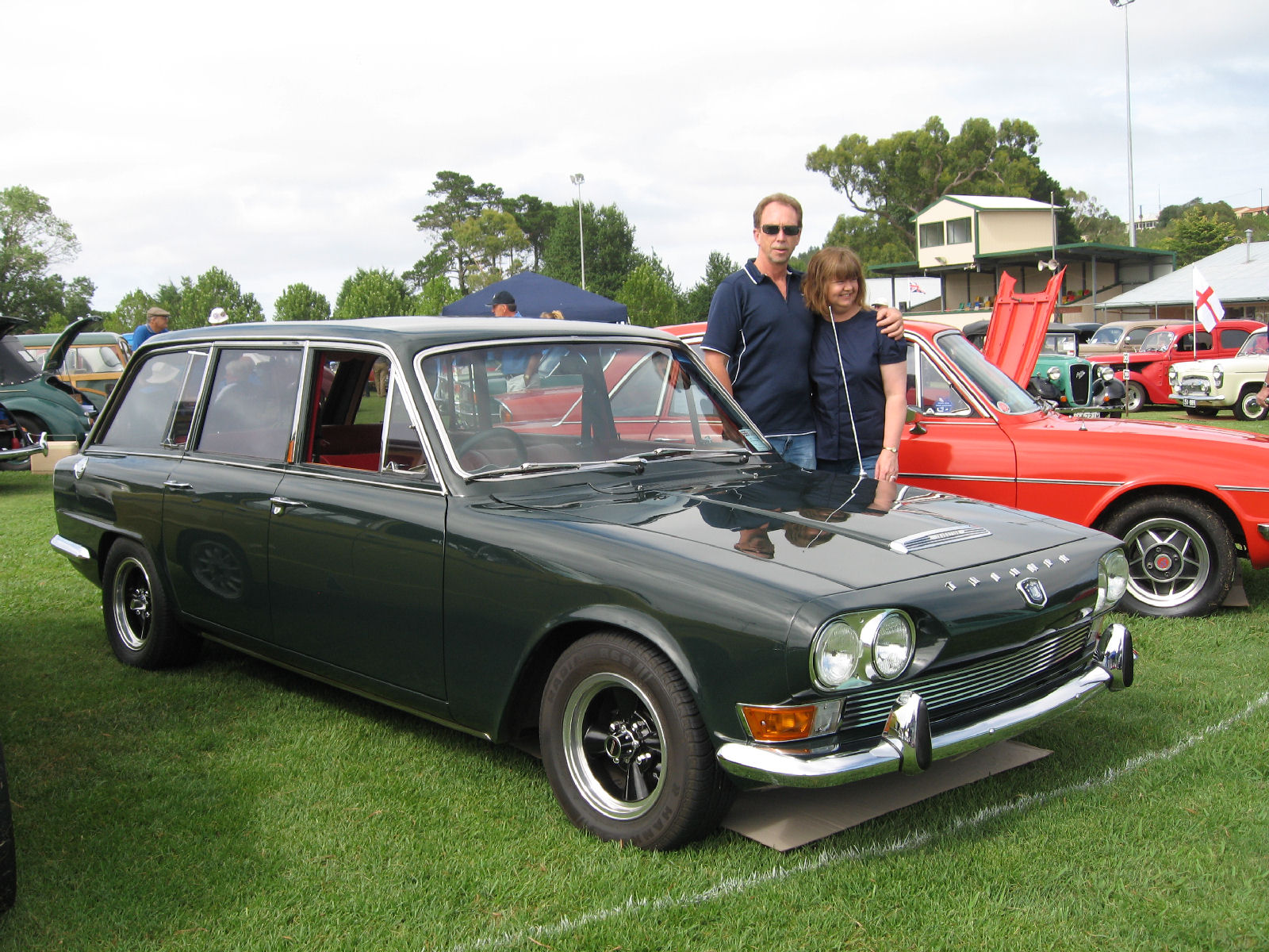 Trevor and Steph Lindsay with their 1969 Mk1 2.5PI Estate after taking out the prestigious Shannons Award at the 2009 All British Day